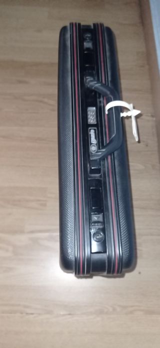 Maletín con llave y combinación