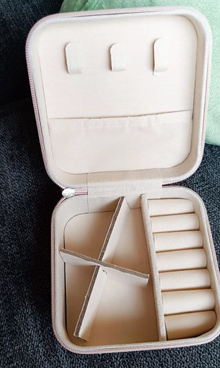 Mini joyero portátil