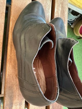Zapatos de piel con tacón negros