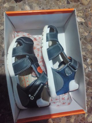 Sandalias Biomecanics niño talla 24

