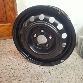 4Llantas de acero negra