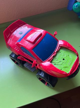 Coche Spiderman con circuito interior