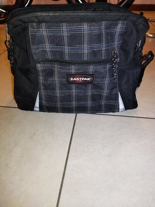 Borsa tracolla Eastpak nera a quadri