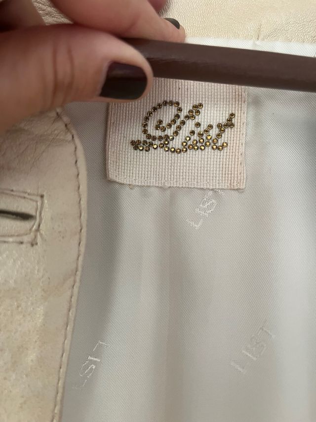 Chaqueta de cuero beige