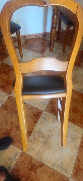 Conjunto mesa y 4 sillas madera