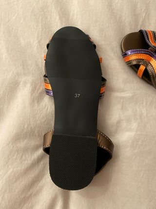 Sandalias T-Strap Marrón, Naranja y Morado