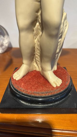 Figura niño con cántaro