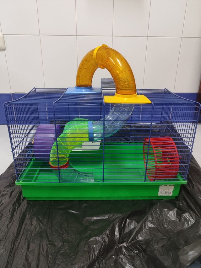 Jaula para hámster con accesorios