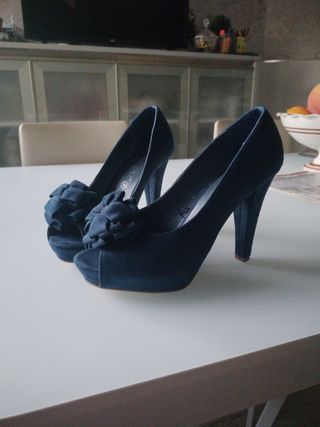 Zapatos de tacón azul