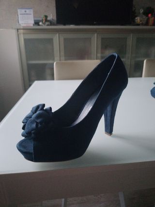 Zapatos de tacón azul