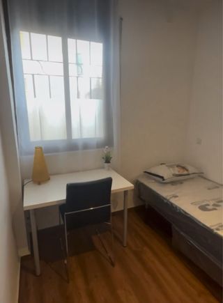 Para CHICA en avda Fr Macià, Vilanova i la Geltrú 