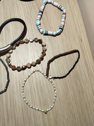 Lote de pulseras variadas
