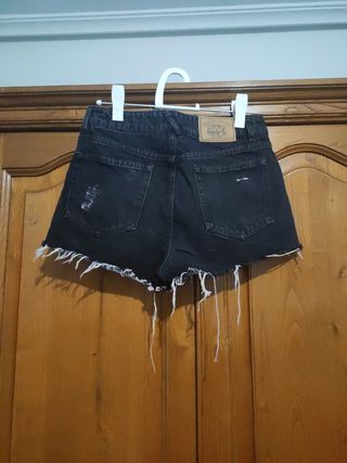 Shorts vaqueros Pull and Bear negros rotos