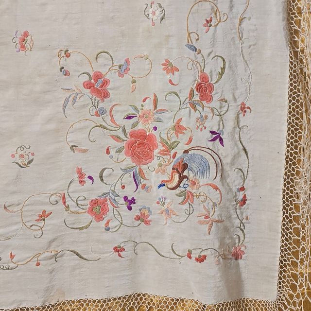 Manton Manila Isabelino Niña Antiguo mantoncillo