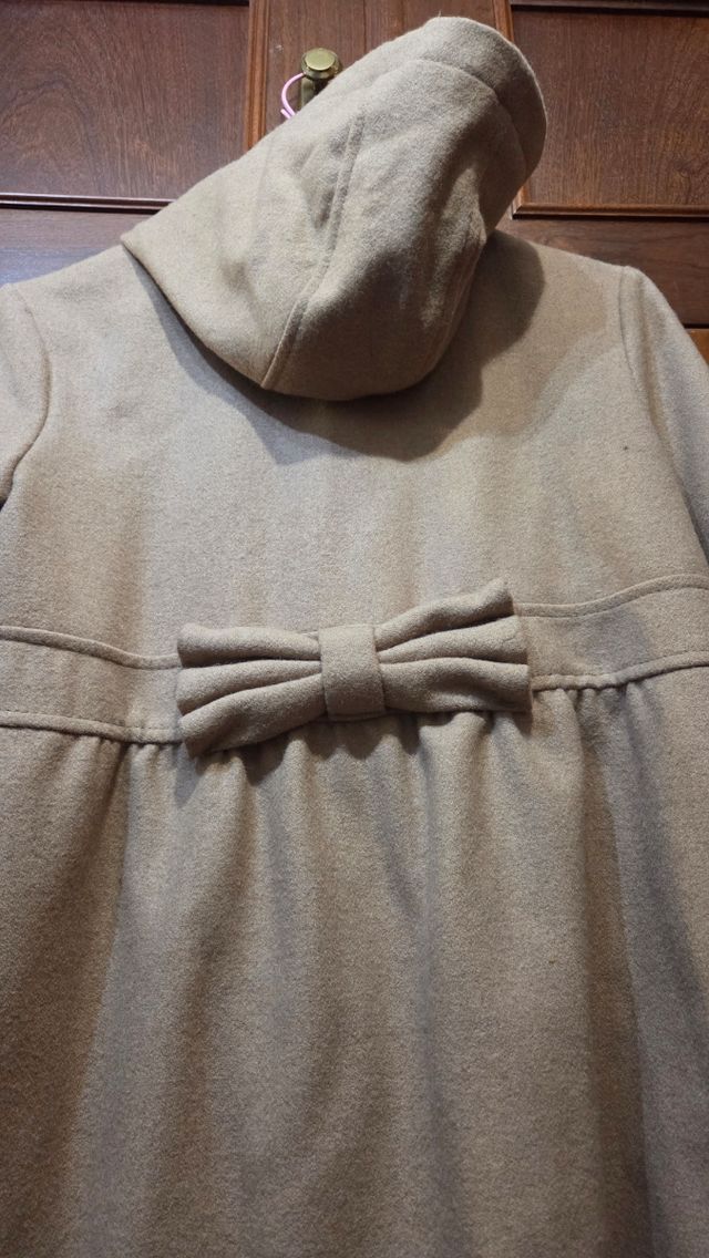 Abrigo niña beige con capucha lana