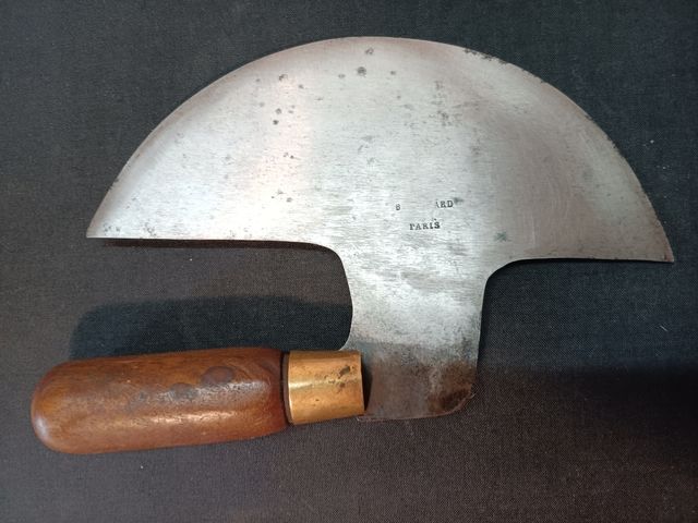 Herramienta de corte cuero Casa Blanchard París