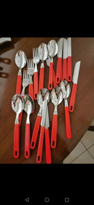 Set Posate Rosse e Argento