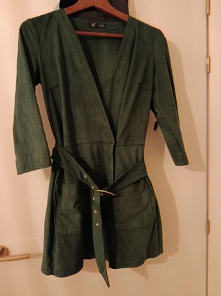 Mono corto verde manga larga de antelina