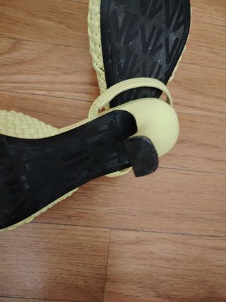 Zapatos destalonados Mango verdes