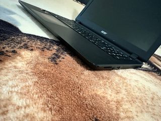 Acer Aspire ES1-523 Preto