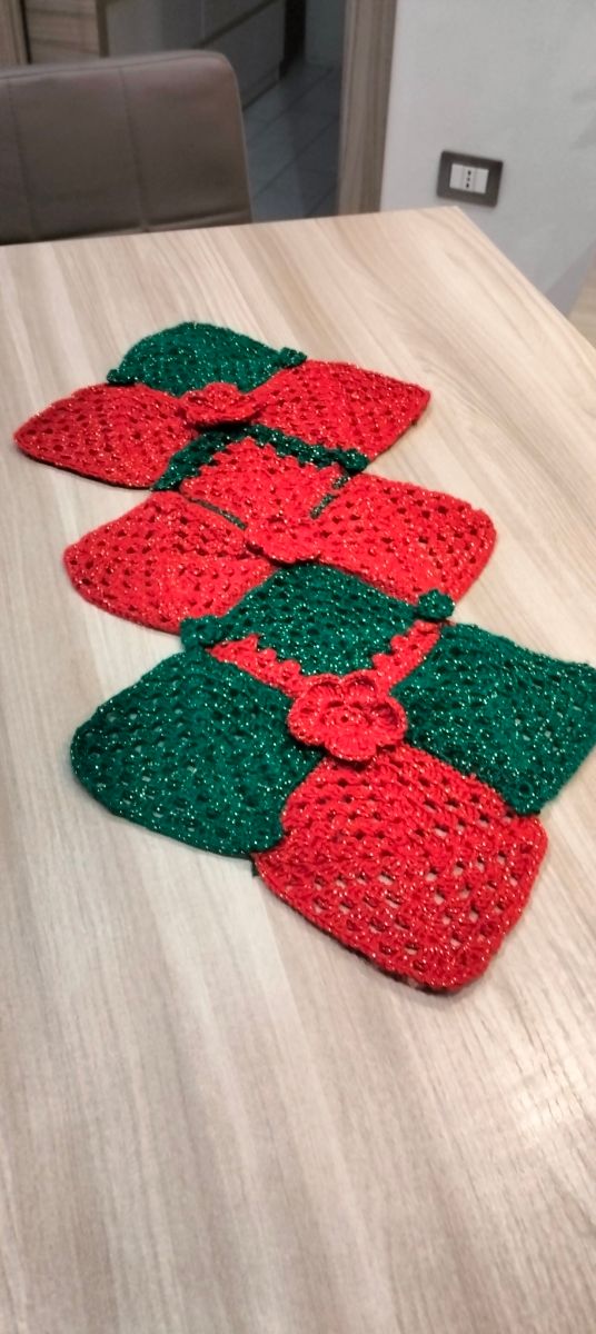 Runner natalizio fatto a mano