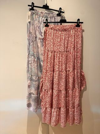 Falda larga estampada volantes