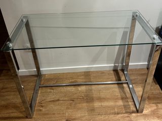Mesa de escritorio de cristal y metal