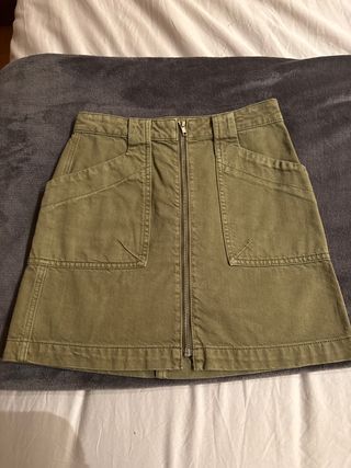 Falda corta kaki con cremallera