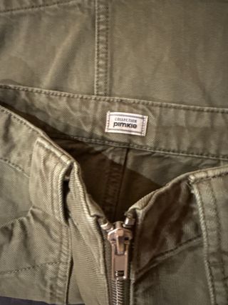 Falda corta kaki con cremallera