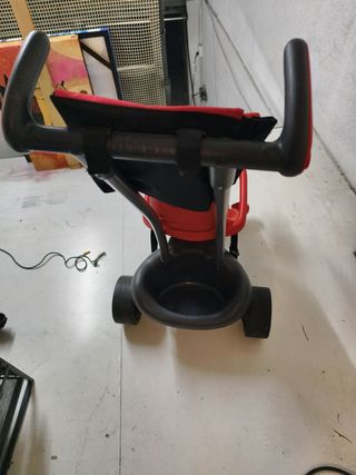 Triciclo de paseo rojo