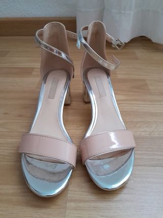 Sandalias tacón rosa y plateadas