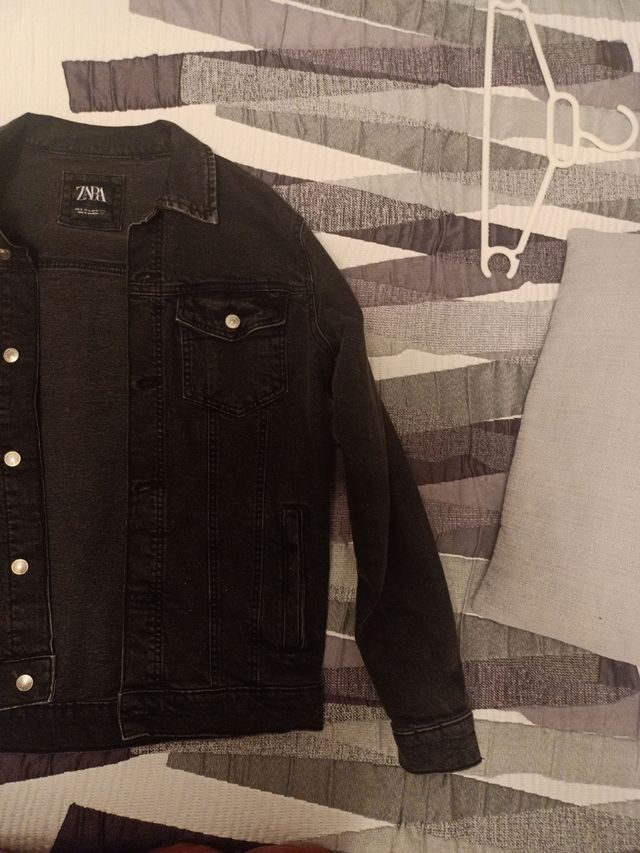 Chaqueta vaquera negra Zara