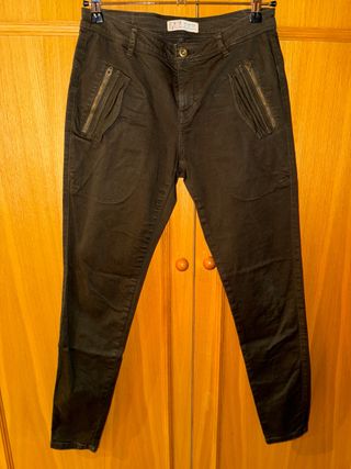 Pantalón pitillo verde