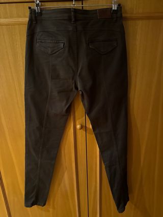 Pantalón pitillo verde