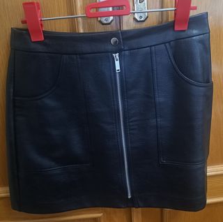 Falda cuero negra