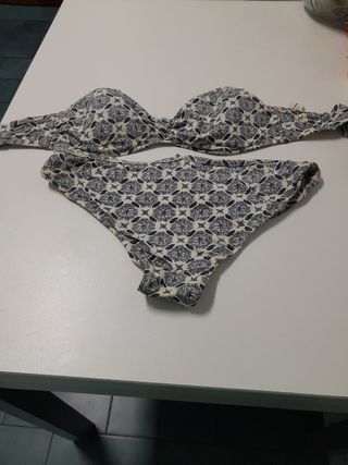 Bikini estampado beige y azul