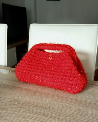 Bolso de mano crochet rojo