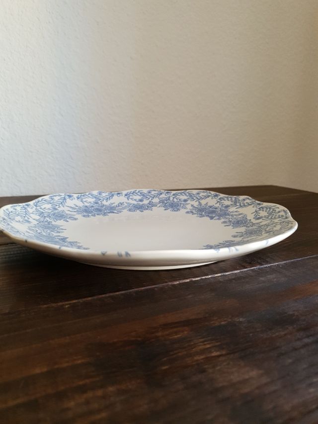 Plato llano gres rosas azul