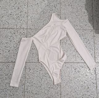 Conjunto 2 Piezas: Top Negro y Body Blanco