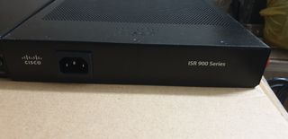 Router Cisco C921-4P 2x1G RJ-45 WAN 4x1G