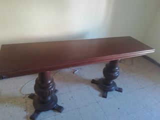 Mesa de comedor de madera