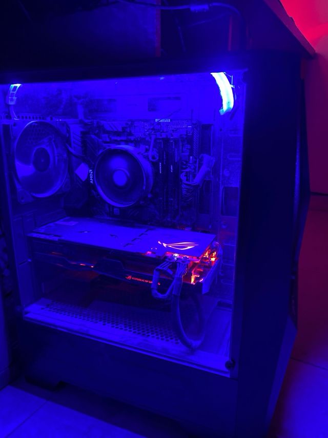 PC Ryzen5 + RTX2060S + 1TB + Monitor 144Hz +extras