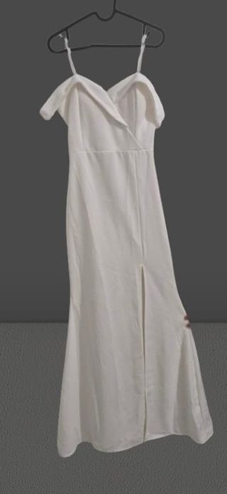 Vestido blanco sencillo de novia