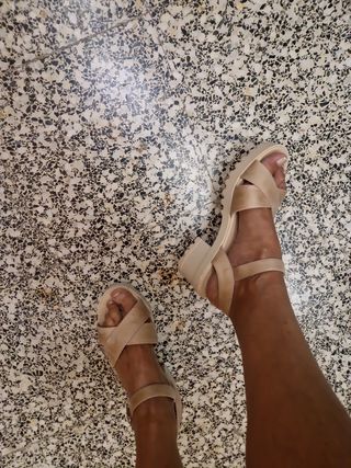 Sandalias Mustang Tacón Beige