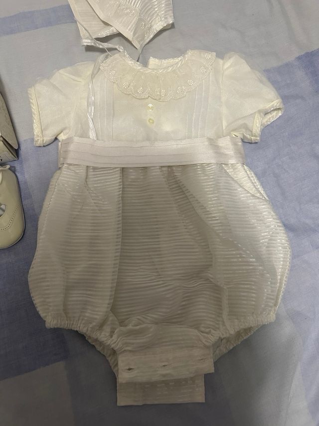 Traje de bautizo