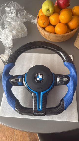 Volante BMW M Performance con LED