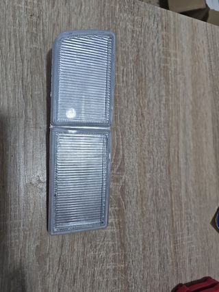 Luz de coche transparente