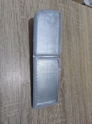 Luz de coche transparente