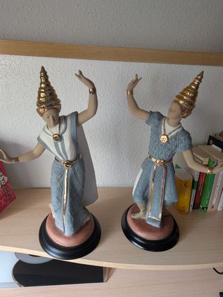 Figuras vintage bailarines dorados