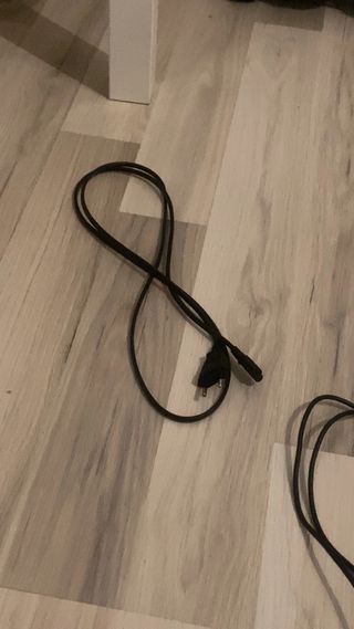 PS4 Slim Negra + 4 Juegos + Auriculares